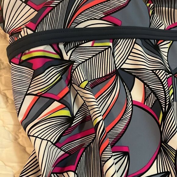 Colorful Patterned Swimsuit - Picture 3 of 4